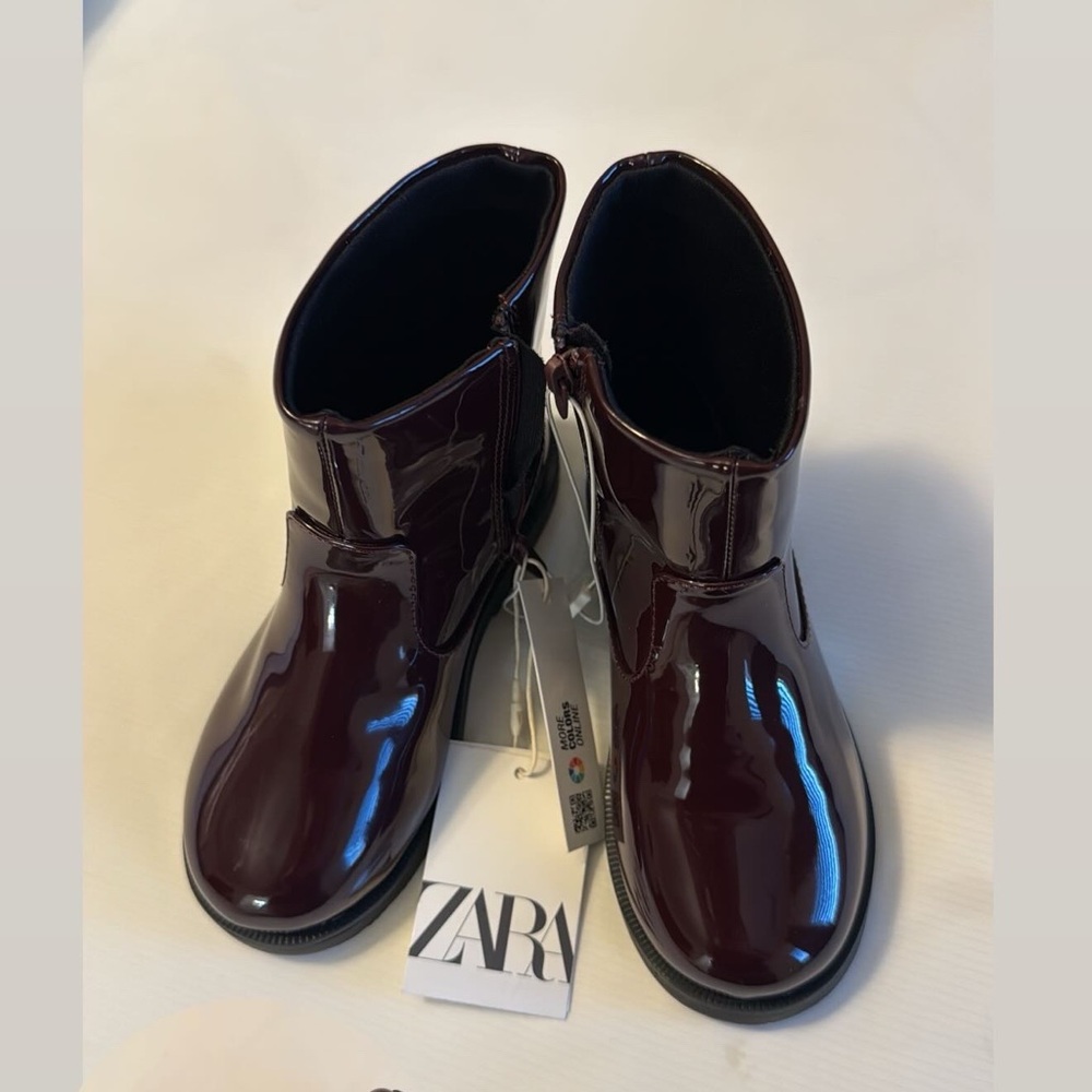 Girls brand new Zara kids' burgundy patent leather ankle boots, size 9 1/2